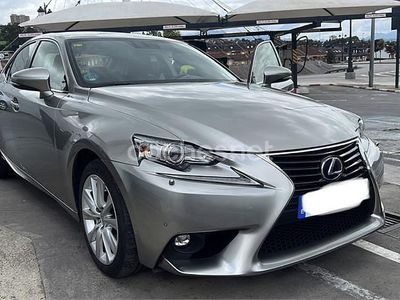 Usado Lexus IS300h Executive Line 223 CV (164 kW) 2014 Gris / plata Berlina
