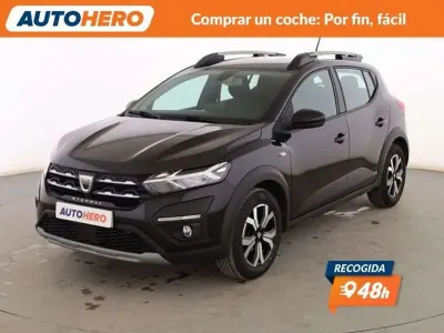 Usado Dacia Sandero Comfort 90 CV (66 kW) 2022 Negro Utilitario