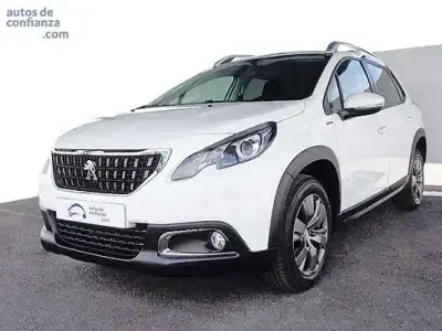 Usado Peugeot 2008 Signature Sky 100 CV (73 kW) 2019 Blanco SUV