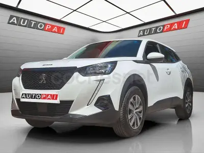 Usado Peugeot 2008 Active 100 CV (73 kW) 2021 Blanco SUV