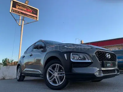 Usado Hyundai Kona 115 CV (84 kW) 2018 Gris / plata SUV