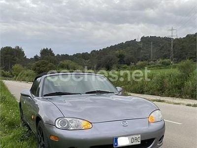 Usado Mazda MX5 146 CV (107 kW) 2004 Gris / plata Descapotable