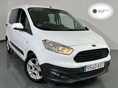Usado Ford Tourneo Courier Trend 76 CV (55 kW) 2017 Blanco Monovolumen
