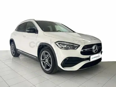 Usado Mercedes GLA200 150 CV (110 kW) 2023 Blanco SUV