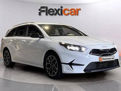 Usado Kia Ceed Style 100 CV (73 kW) 2025 Blanco Utilitario