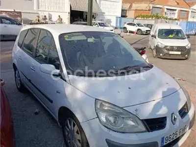 Usado Renault Grand Scénic II Privilege 130 CV (95 kW) 2006 Blanco Monovolumen