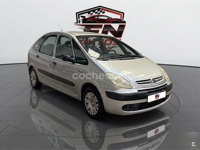 Usado Citroën Xsara Picasso Exclusive 95 CV (69 kW) 2006 Gris / plata Monovolumen