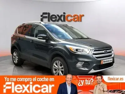 Usado Ford Kuga Trend 120 CV (88 kW) 2017 Gris SUV