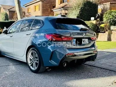 Usado BMW 118 Comfort Edition 150 CV (110 kW) 2024 Gris / plata Berlina