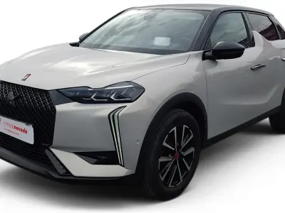 Usado DS Automobiles DS3 Crossback Performance 131 CV (96 kW) 2023 Gris SUV