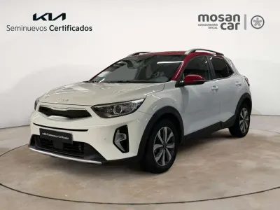 Usado Kia Stonic 101 CV (74 kW) 2022 Blanco SUV