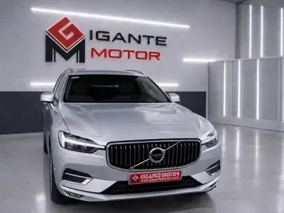 Usado Volvo XC60 Inscription 250 CV (183 kW) 2021 Gris metalizado SUV