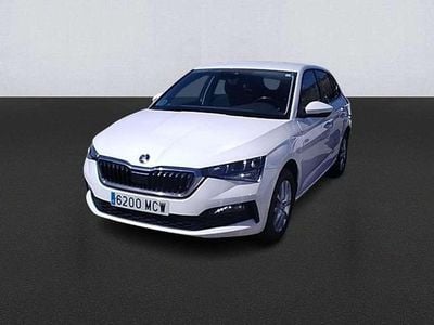 Usado Skoda Scala Ambition 110 CV (80 kW) 2022 Blanco Utilitario