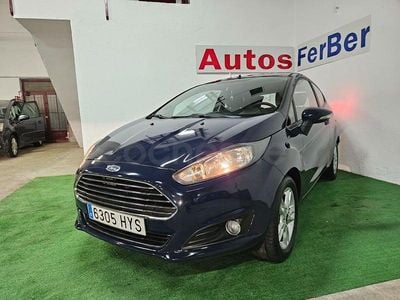 Usado Ford Fiesta Trend 100 CV (73 kW) 2014 Azul Berlina