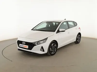 Usado Hyundai i20 101 CV (74 kW) 2022 Blanco Utilitario