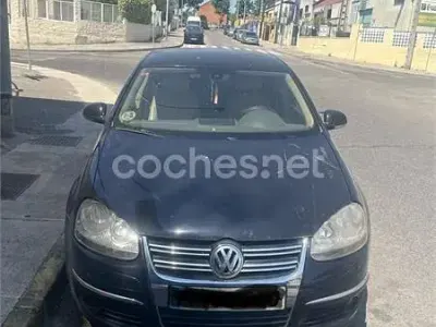 Usado VW Jetta Advance 105 CV (77 kW) 2007 Negro Berlina