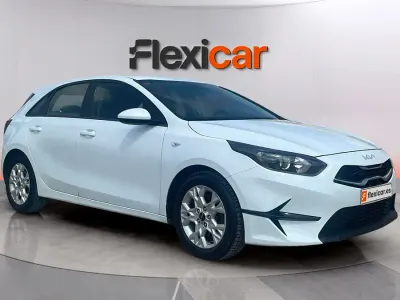Usado Kia Ceed 101 CV (74 kW) 2021 Blanco Utilitario