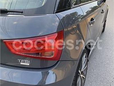 Usado Audi A1 Sportback 95 CV (69 kW) 2016 Gris / plata Utilitario
