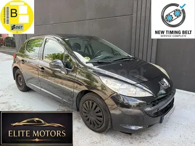 Usado Peugeot 207 70 CV (51 kW) 2007 Negro Berlina