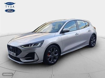 Używany Ford Focus ST-Line X 125 KM (91 kW) 2023 Srebrny Sedan/Limuzyna