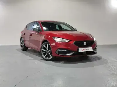 Usado Seat Leon FR 150 CV (110 kW) 2021 Rojo Utilitario