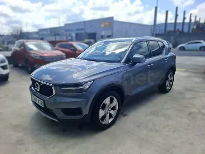 Usado Volvo XC40 150 CV (110 kW) 2019 Gris / plata SUV