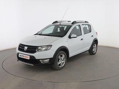 Usado Dacia Sandero Stepway 90 CV (66 kW) 2015 Blanco Berlina