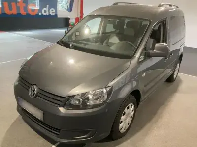 Usado VW Caddy Trendline 105 CV (77 kW) 2011 Gris oscuro Monovolumen