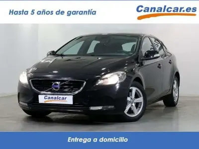 Usado Volvo V40 Kinetic 114 CV (83 kW) 2013 Negro Utilitario