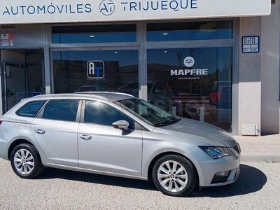 Usado Seat Leon Style 115 CV (84 kW) 2019 Gris / plata Familiar