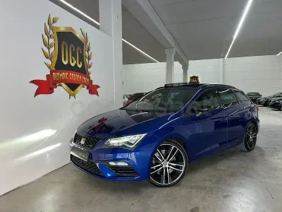 Usado Seat Leon 4Drive 300 CV (220 kW) 2019 Azul Familiar
