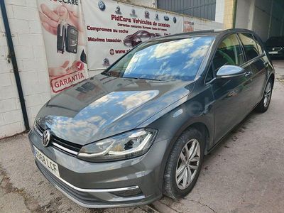 Usado VW Golf VII Advance 115 CV (84 kW) 2019 Gris / plata Berlina