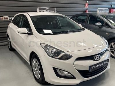 Usado Hyundai i30 Base 100 CV (73 kW) 2012 Blanco Berlina