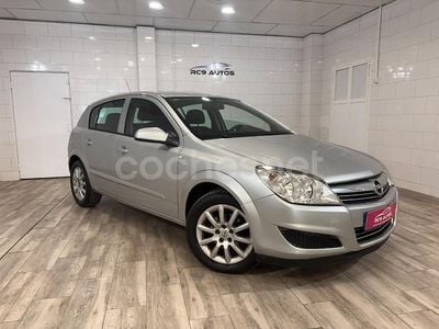 Gris / plata Usado 2007 Opel Astra Enjoy Berlina | 4500 € (Un poco caro)