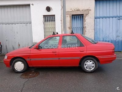 Usado Ford Escort Ghia 90 CV (66 kW) 1995 Rojo Berlina