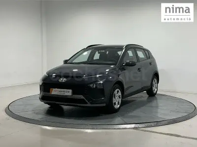 Usado Hyundai Bayon 79 CV (58 kW) 2024 Gris / plata SUV