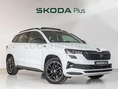 Usado Skoda Karoq SportLine 150 CV (110 kW) 2022 Blanco SUV
