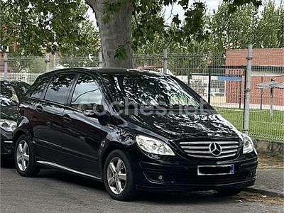 Mercedes B200