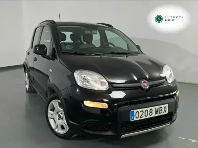 Usado Fiat Panda Cross Cross 70 CV (51 kW) 2022 Negro Utilitario