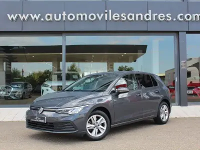 Usado VW Golf VIII Life 110 CV (80 kW) 2022 Gris / plata Berlina