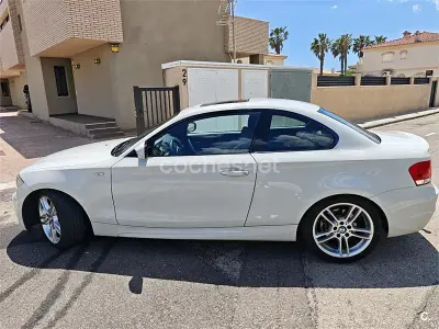 Usado BMW 118 Coupé 143 CV (105 kW) 2011 Blanco Coupe