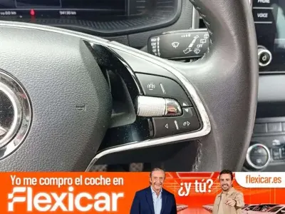 Usado Skoda Karoq Ambition 150 CV (110 kW) 2021 Blanco SUV