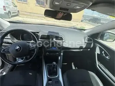 Usado Renault Kadjar Zen 130 CV (95 kW) 2016 Negro SUV