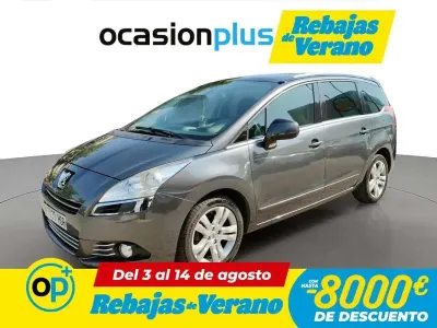 Usado Peugeot 5008 Sport 156 CV (114 kW) 2011 Gris Monovolumen