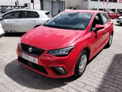 Usado Seat Ibiza Reference 80 CV (58 kW) 2022 Rojo Utilitario