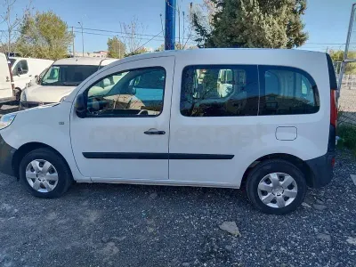 Usado Renault Kangoo Edition One 95 CV (69 kW) 2021 Blanco Monovolumen
