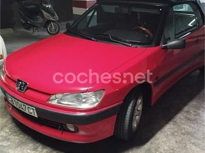 Usado Peugeot 306 Cabriolet 90 CV (66 kW) 1997 Rojo Descapotable