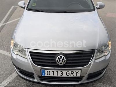 Usado VW Passat Advance 110 CV (80 kW) 2009 Gris / plata Berlina