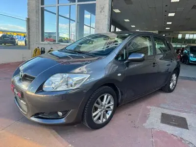 Begagnad Toyota Auris X-plore 101 HK (74 kW) 2009 Grå Halvkombi