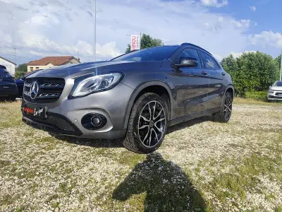 Usado Mercedes GLA200 136 CV (100 kW) 2018 Gris / plata SUV